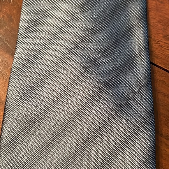 Geoffrey Beene Blue Grey Men’s Striped Silk Neck Tie. Excellent condition - Picture 4 of 4